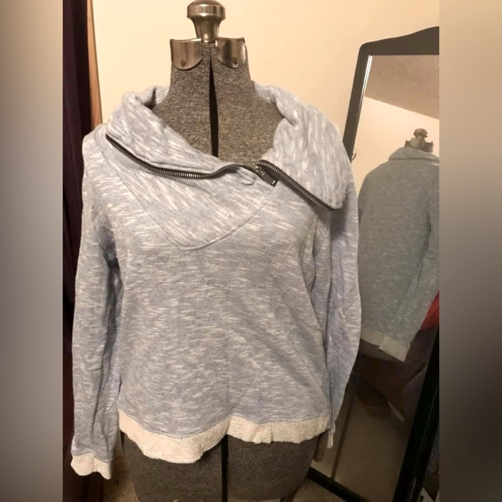 Blue Pullover